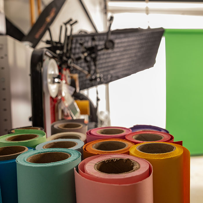 Heller Arbeitsbereich im Fotostudio Adolf - Bild 2